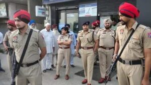 फगवाड़ा में दिनदहाड़े बैंक डकैती, 40 लाख रुपये…