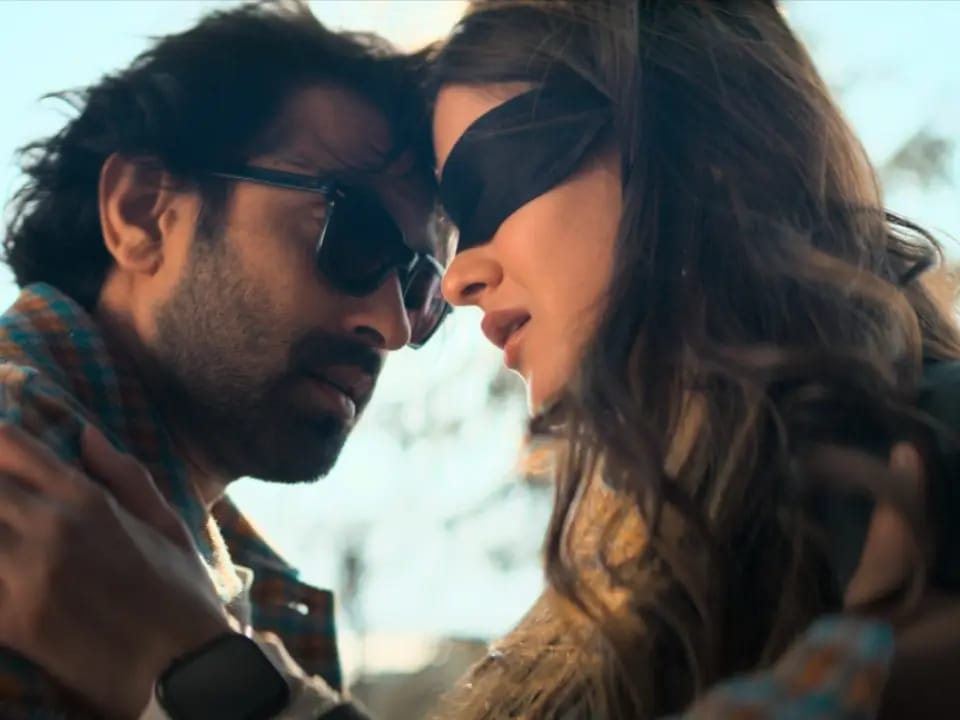 ‘नज़ारा’ गाना उस मासूम और कोमल प्रेम की कहानी है, जिसमें एक लड़का और लड़की सिर्फ आंखों के इशारे और हल्की मुस्कानों से एक-दूसरे की भावनाएं समझते हैं। कॉलेज के माहौल में सेट इस गाने में कोई ज़ोर-शोर या दिखावा नहीं है, बल्कि सादगी, भावनाएं और सौम्यता है।