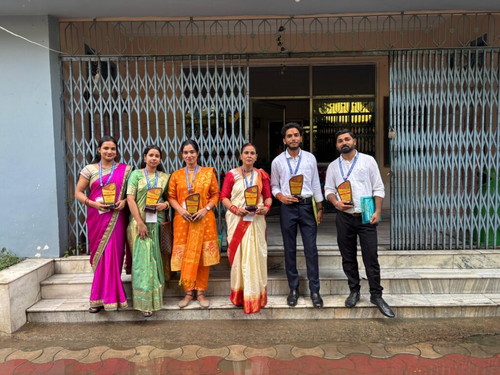 प्राइवेट स्कूल्स एंड चिल्ड्रन वेल्फेयर एसोसिएशन द्वारा आयोजित शिक्षक सम्मान समारोह 2025 रोहतास जिले में भव्य रूप से आयोजित किया गया। यह कार्यक्रम संत पॉल स्कूल, सासाराम के उमा ऑडिटोरियम में सम्पन्न हुआ, जिसमें जिले के 19 प्रखंडों से सैकड़ों शिक्षक शामिल हुए।