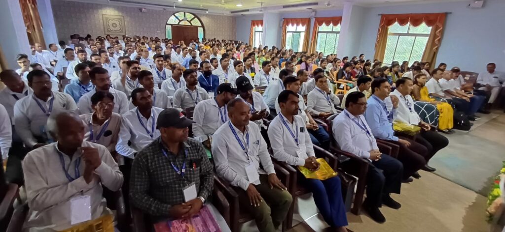गुरु पूर्णिमा के पावन अवसर पर रोहतास जिले के उमाशंकर ऑडिटोरियम, सेंट पॉल स्कूल, सासाराम में "टीचर्स ऑनर सेरेमनी - 2025" का भव्य आयोजन किया गया। इस समारोह का आयोजन प्राइवेट स्कूल्स एंड चिल्ड्रेन वेलफेयर एसोसिएशन (PSACWA) की रोहतास जिला इकाई द्वारा किया गया